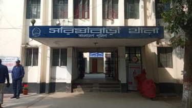 সরিষাবাড়ীতে গভীর রাতে দুই যুবদল নেতার বাড়িতে অগ্নিসংযোগ ও হামলা