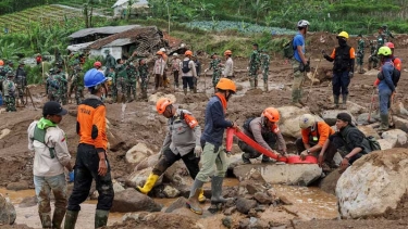 ইন্দোনেশিয়ার পশ্চিম জাভায় ভূমিধসে ২৩ সেনার মৃত্যু