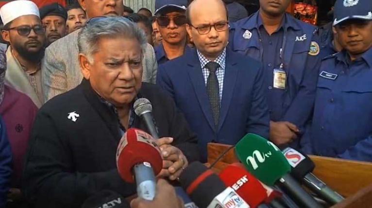 হাদি হত্যার ঘটনায় অন্তর্বর্তী সরকার অত্যন্ত সিরিয়াস: নৌ উপদেষ্টা