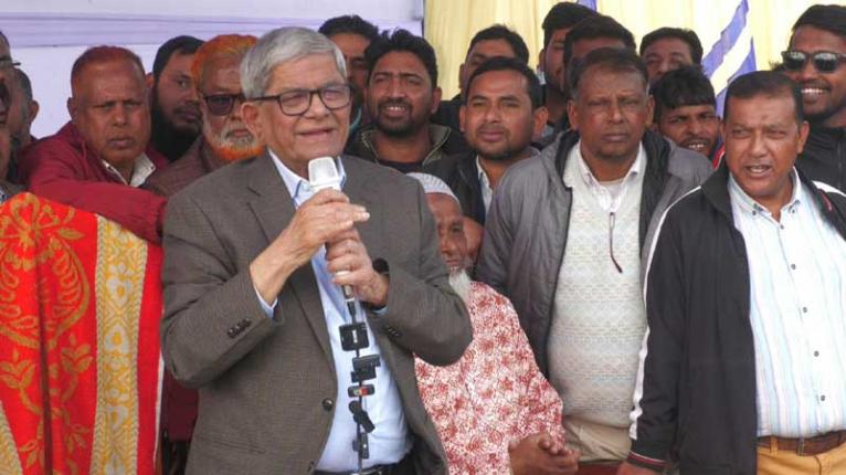 হাসিনার মতো নেতা আমরা চাই না, যে নিজের লোককে ফেলে পালিয়ে যাবে : মির্জা ফখরুল