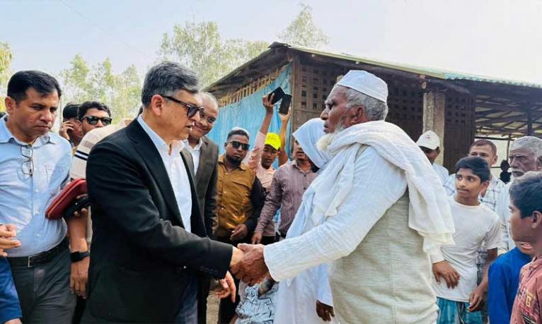 প্রতীক বরাদ্দ পেয়ে নির্বাচনী প্রচারণায় সালাহউদ্দিন আহমদ