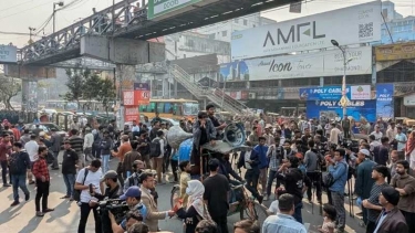 সাত কলেজের শিক্ষার্থীদের অবরোধ, ভোগান্তিতে হাজারো মানুষ