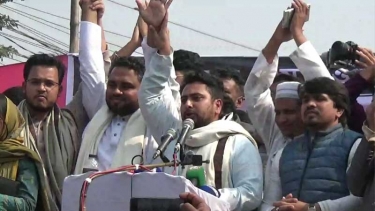 একটি দল আ.লীগকে রাজনীতিতে ফিরিয়ে আনার ষড়যন্ত্র করছে: নাহিদ