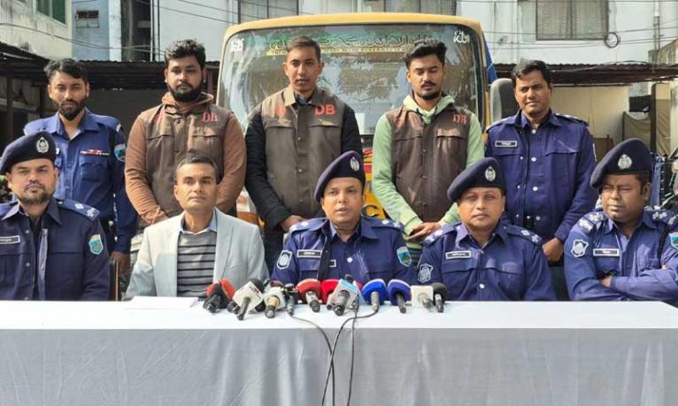 বগুড়ায় ডাকাতদলের সঙ্গে পুলিশের ধাওয়া-পাল্টাধাওয়া, গ্রেপ্তার ২