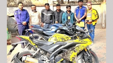 ফতুল্লায় চোরাই মোটরসাইকেল চক্রের মূল হোতাসহ চারজন গ্রেফতার