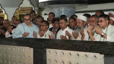 শাহজালাল (রহ.)-এর মাজার জিয়ারত করলেন তারেক রহমান