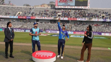 টস জিতে নোয়াখালীকে ব্যাটিংয়ে পাঠাল চট্টগ্রাম