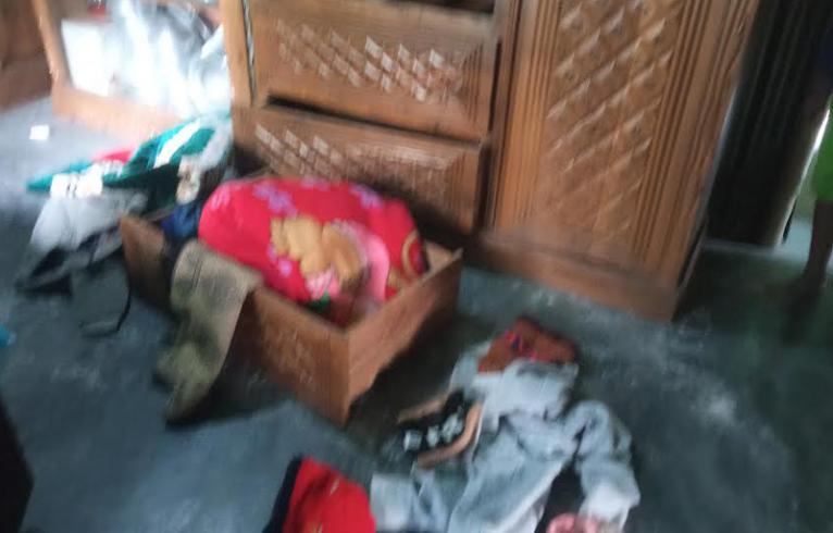 জামালপুরে পুলিশ পরিচয়ে যুবদল নেতার বাড়িতে তাণ্ডব, আতঙ্কে এলাকাবাসী