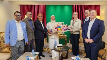 জামায়াত আমিরের সঙ্গে সাক্ষাৎ করলেন সারাহ কুক