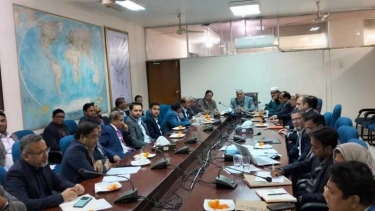 রমজানে এলপিজি সরবরাহ স্বাভাবিক রাখতে জ্বালানি উপদেষ্টার নির্দেশনা