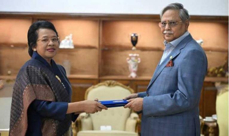 রাষ্ট্রপতির কাছে ইন্দোনেশিয়ার রাষ্ট্রদূতের পরিচয়পত্র পেশ