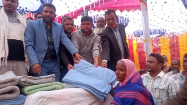 সরিষাবাড়ীতে ​সেলিম মিয়ার স্মরণে শীতবস্ত্র উপহার