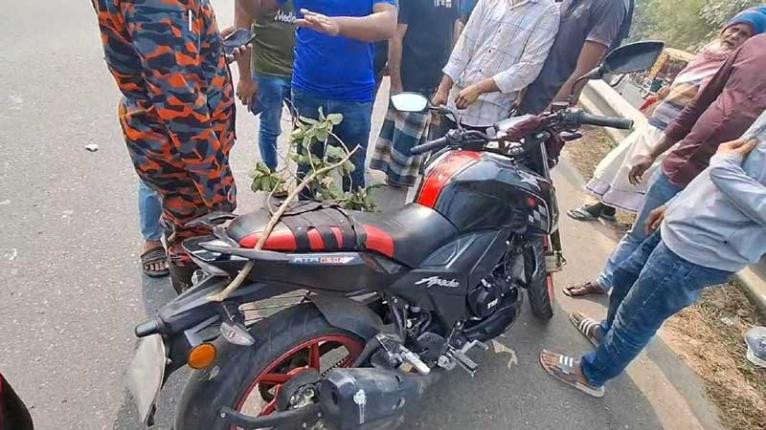 ঢাকা-মাওয়া এক্সপ্রেসওয়েতে মোটরসাইকেল দুর্ঘটনায় নিহত ২