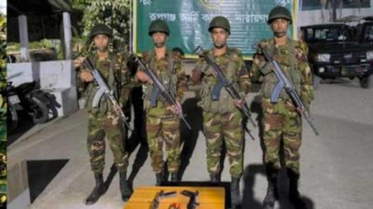 রূপগঞ্জে যৌথ অভিযানে অস্ত্র ও গুলি উদ্ধার