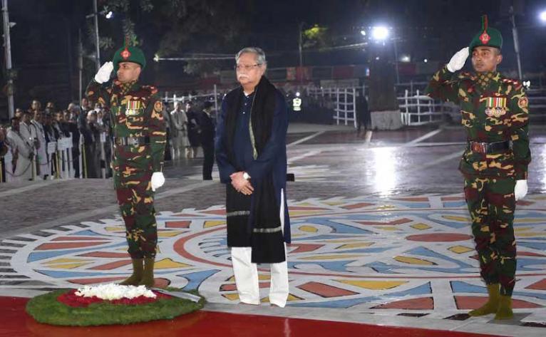 ভাষা শহীদদের প্রতি রাষ্ট্রপতির শ্রদ্ধা নিবেদন