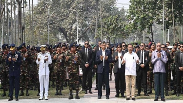 বিডিআর শহীদদের প্রতি প্রধানমন্ত্রীর শ্রদ্ধা নিবেদন