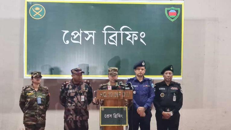 কক্সবাজারে ৬১টি যৌথ অভিযানে গ্রেফতার ৮০