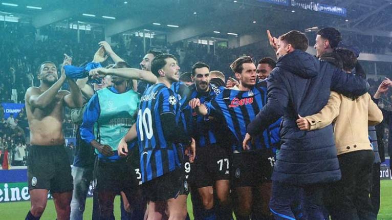 প্রথম লেগে ২-০ গোলে পিছিয়ে থাকা আটালান্টা ৪ গোল দিয়ে শেষ ষোলোয়