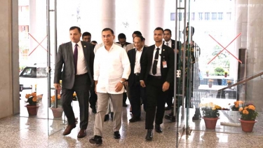 সচিবালয়ে আজ প্রথম অফিস করেছেন প্রধানমন্ত্রী তারেক রহমান