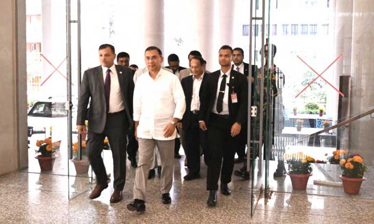 সচিবালয়ে আজ প্রথম অফিস করেছেন প্রধানমন্ত্রী তারেক রহমান