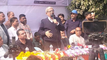 একটি গোষ্ঠী ৭১-কে মুছে ফেলতে চায় : মির্জা ফখরুল