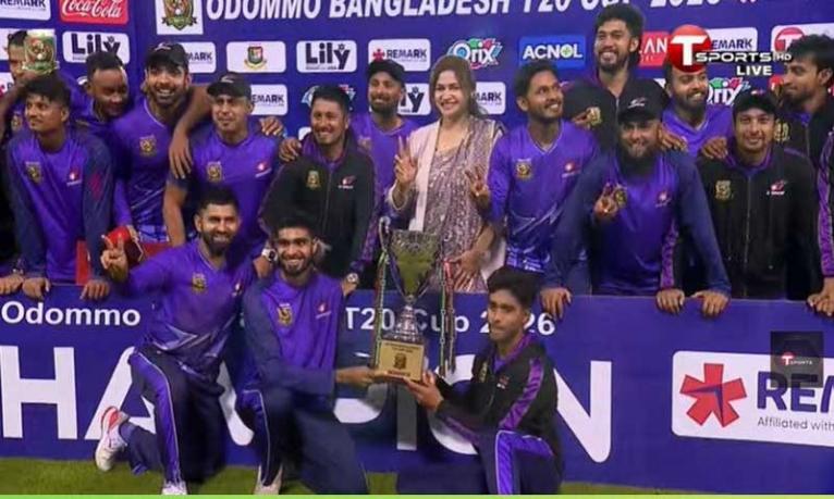 শেষ ওভারে মুস্তাফিজের ঝলক, দুর্বারকে হারিয়ে চ্যাম্পিয়ন ধূমকেতু