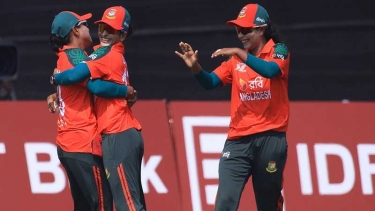 ফারজানার শেষের ঝড়ে সেমিফাইনালে বাংলাদেশ