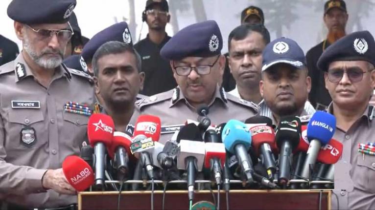 একুশে ফেব্রুয়ারি ঘিরে নিরাপত্তার কোনো শঙ্কা নেই: ডিএমপি কমিশনার