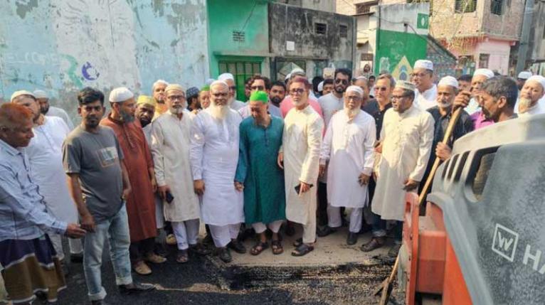 ভাঙা সড়ক দ্রুত সংস্কারের আশ্বাস নাসিক প্রশাসকের