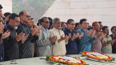 জিয়াউর রহমান ও বেগম জিয়ার মাজার জিয়ারত করলেন বগুড়ার ৬ এমপি