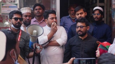 সন্ধ্যার মধ্যে ফোন নিষেধাজ্ঞা বাতিল না করলে ইসি ঘেরাওয়ের হুঁশিয়ারি নাহিদের