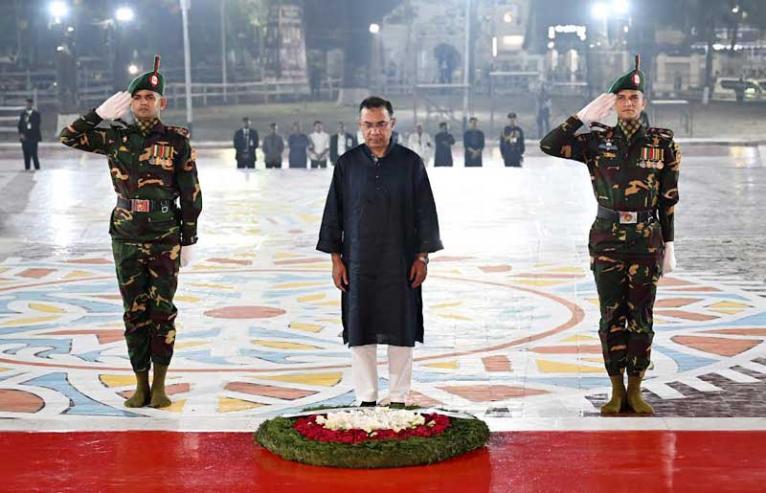 ভাষা শহীদদের প্রতি প্রধানমন্ত্রীর শ্রদ্ধা নিবেদন