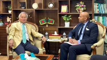 পাহাড় ও সমতলের ব্যবধান ঘুচাতে ই-লার্নিং হবে শক্তিশালী হাতিয়ার : উপদেষ্টা সুপ্রদীপ চাকমা