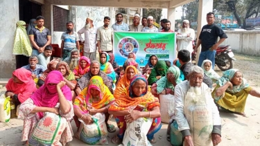 ​সরিষাবাড়ীতে মানবকল্যাণ ফাউন্ডেশনের উদ্যোগে ইফতার সামগ্রী বিতরণ