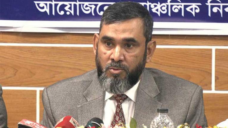 ভোটকেন্দ্রে মোবাইল নিতে পারবেন সাংবাদিক ও পর্যবেক্ষকরা : ইসি সানাউল্লাহ