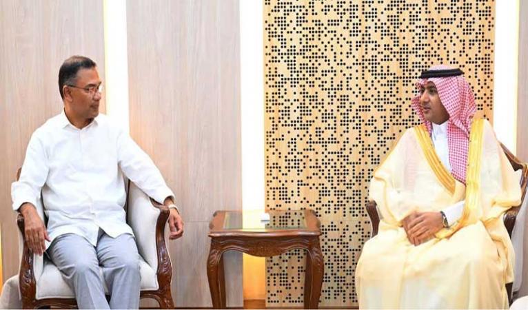 প্রধানমন্ত্রীর সঙ্গে সৌদি রাষ্ট্রদূতের সৌজন্য সাক্ষাৎ