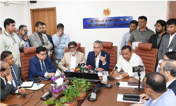 চলমান প্রকল্প নির্দিষ্ট সময়ের মধ্যে সম্পন্ন করার নির্দেশ নৌপরিবহন মন্ত্রীর