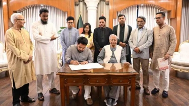 জুলাই সনদে এনসিপির স্বাক্ষর, ধন্যবাদ জানালেন প্রধান উপদেষ্টা