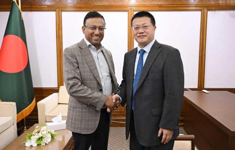 প্রধানমন্ত্রীর পররাষ্ট্র উপদেষ্টার সঙ্গে চীনা রাষ্ট্রদূতের সাক্ষাৎ