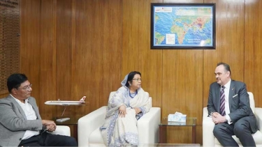 মধ্যপ্রাচ্যে ফ্লাইট বিপর্যয়ে অপতথ্য এড়াতে যাত্রীদের সতর্ক থাকার আহ্বান বিমান ও পর্যটন মন্ত্রীর