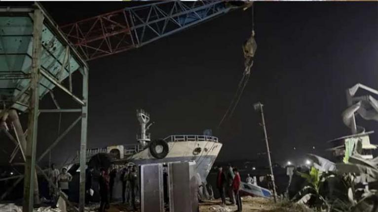 রূপগঞ্জে ক্রেনের তার ছিঁড়ে দুই শ্রমিক নিহত