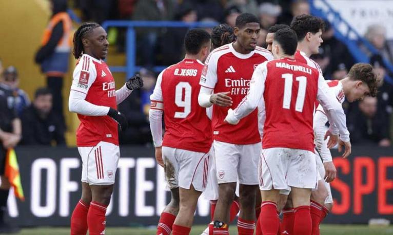 কোয়ার্টার ফাইনালে আর্সেনাল