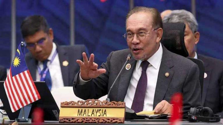 হরমুজ প্রণালী দিয়ে মালয়েশিয়ার জাহাজ চলাচলের অনুমতি দিলো ইরান