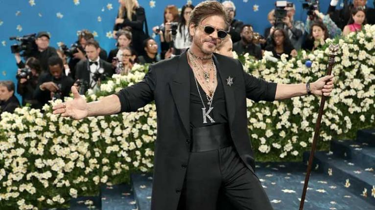 ‘কিং’ সিনেমা অ্যাকশনে চমকে দেবেন শাহরুখ