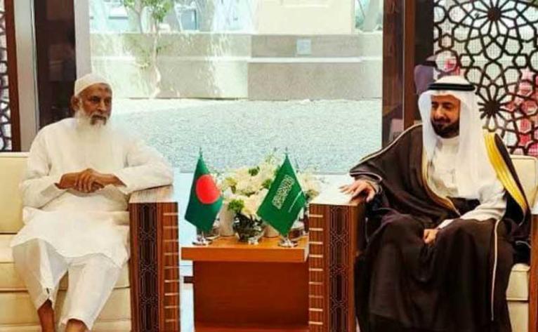 ধর্মমন্ত্রীর সাথে সৌদি হজ ও উমরাহ মন্ত্রীর দ্বিপক্ষীয় বৈঠক