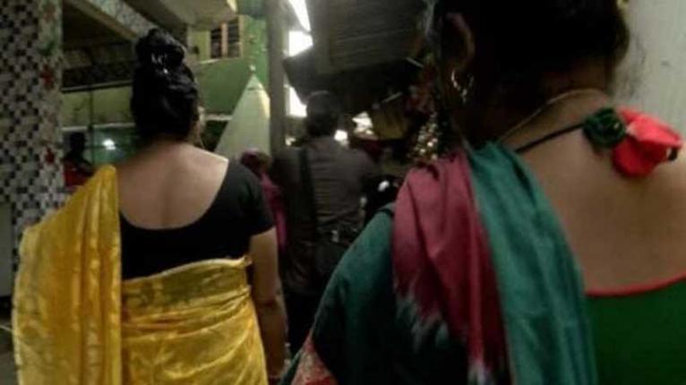 পতিতালয়ের রমরমা দেহব্যবসা এখন আবাসিক হোটেলে