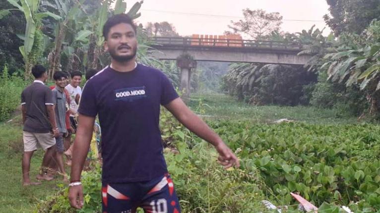 দখল বেদখলে মৃত ভুবনেশ্বর নদ এখন মরা খালে পরিনত