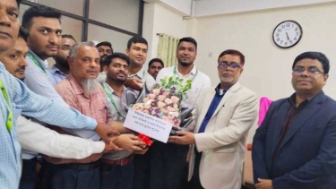 প্রথমবারের মতো সিদ্ধিরগঞ্জে অফিস করলেন সাখাওয়াত