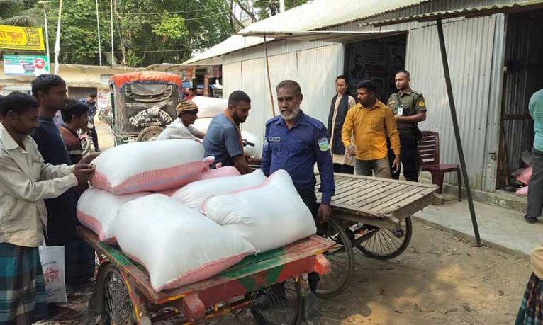 সরিষাবাড়ীতে ৬৬ বস্তা সরকারি চাল জব্দ