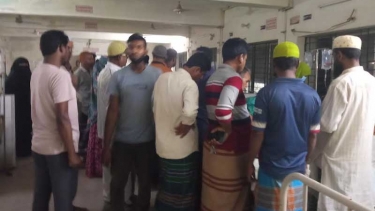 ​সরিষাবাড়ীতে বাস মালিক-শ্রমিক রক্তক্ষয়ী সংঘর্ষ, আহত ৮, এলাকায় থমথমে পরিস্থিতি